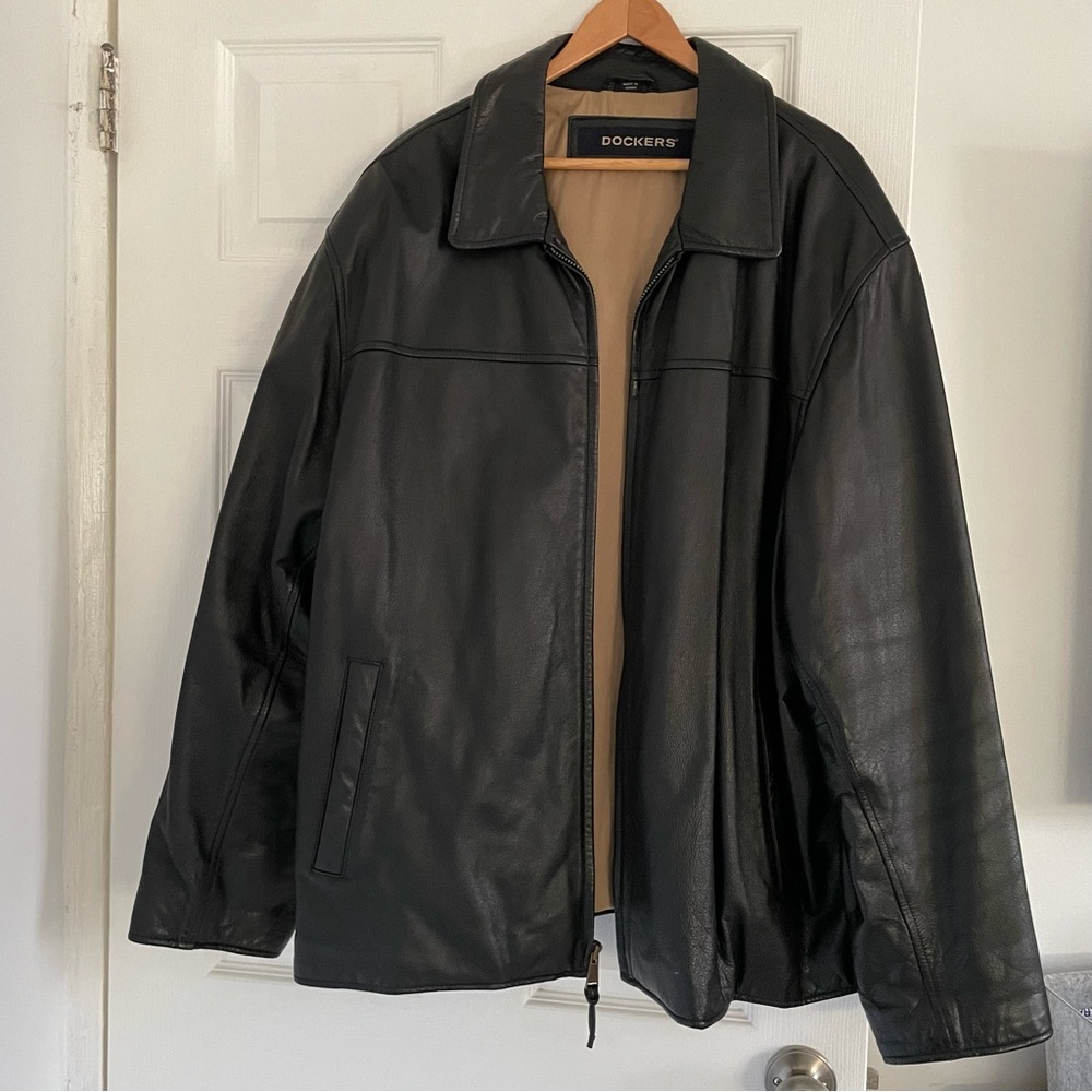 Black Men’s Dockers 100% Cow Leather Jacket, size XXL